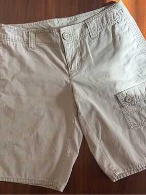 The North Face Women's Tan Cargo Shorts